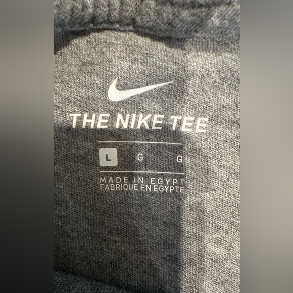 🩷 Nike Tank Top with Pink Swoosh 🩷 - Picture 2 of 4